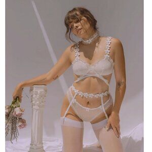 Empress Mimi - My Fair Daisy Full Set - Size Large NWT